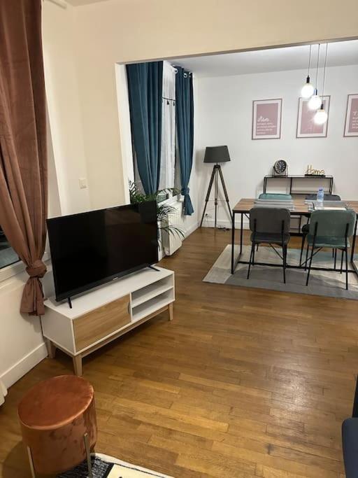 Amiens : Appartement Centre Ville Екстериор снимка